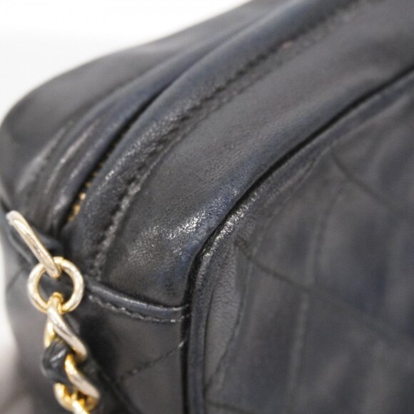 CHANEL Black Lambskin Leather Shoulder Bag - Picture 7 of 16